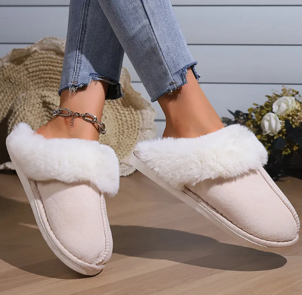 Huggle Slippers Beige Front